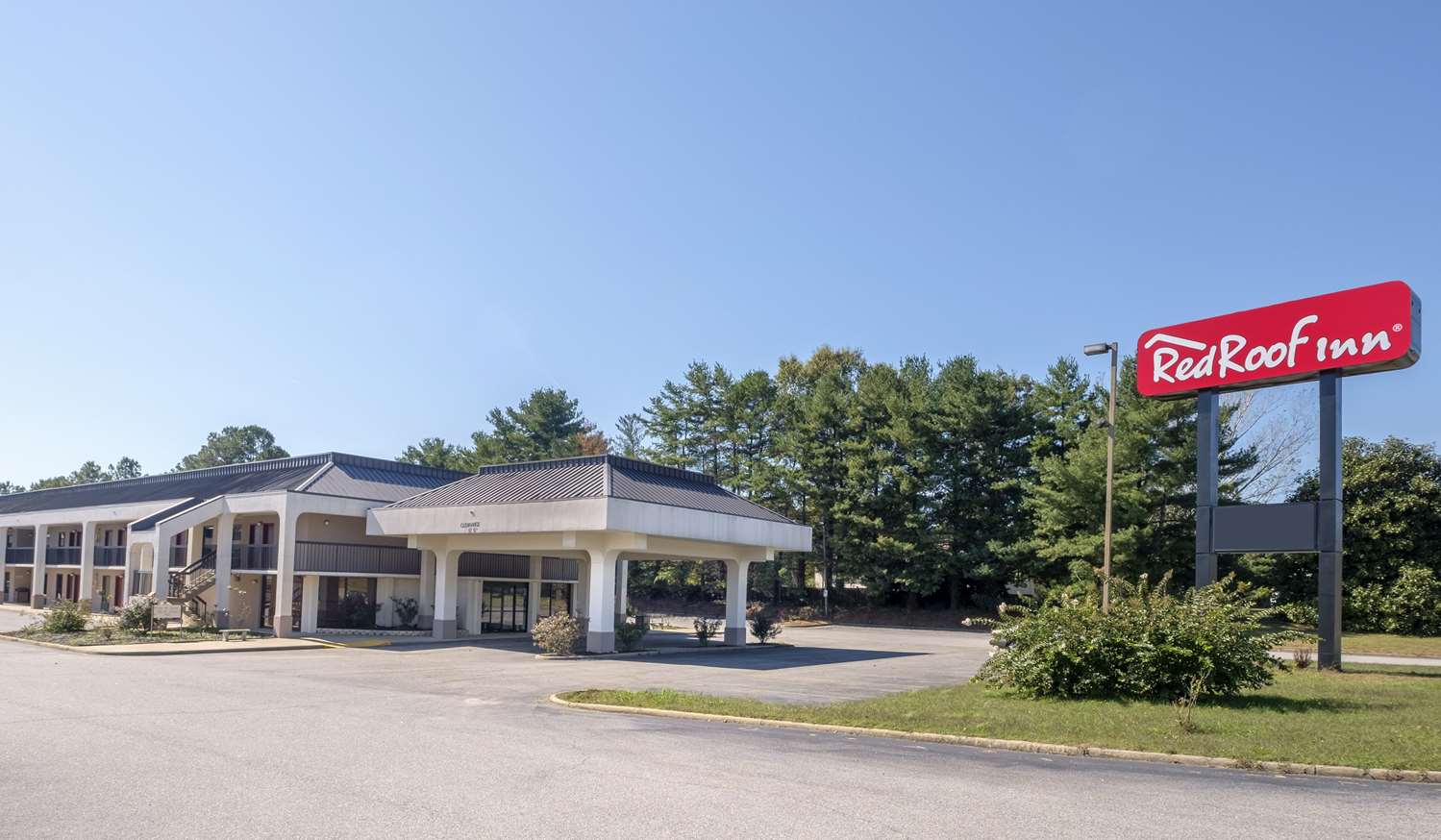 Pet Friendly Red Roof Inn Emporia in Emporia, Virginia