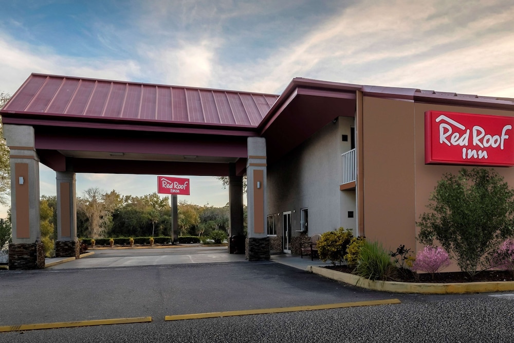 Pet Friendly "Red Roof Inn Ellenton,  FL" in Ellenton, Florida