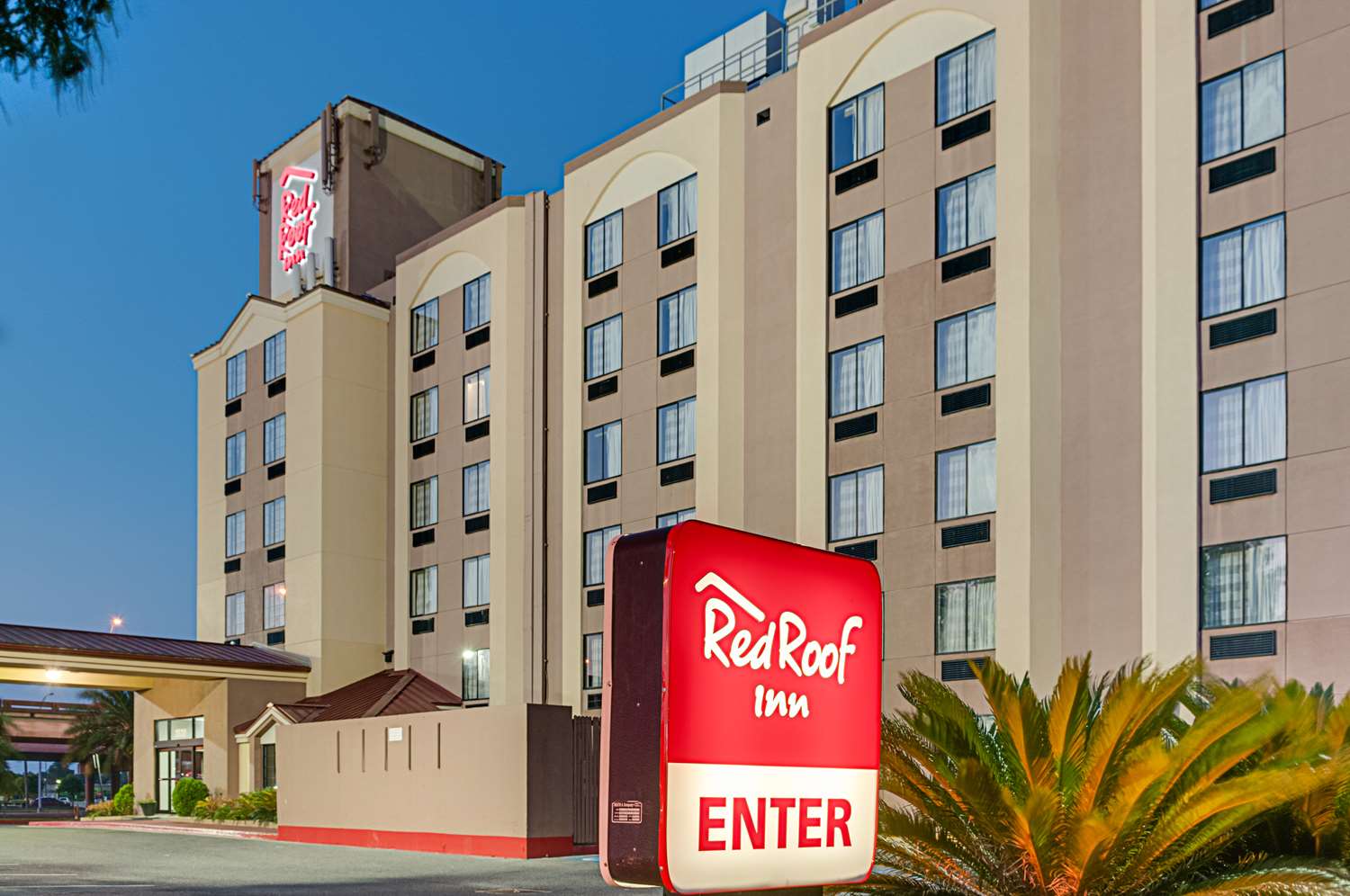 Pet Friendly Red Roof Inn New Orleans Airport in Kenner, Louisiana