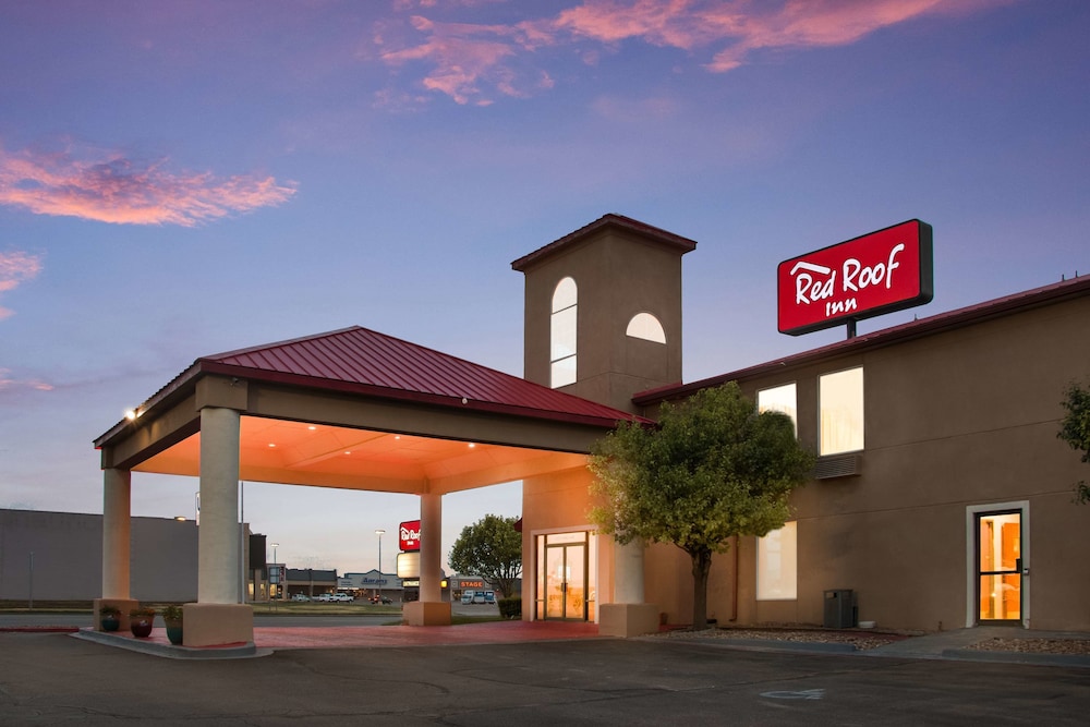 Pet Friendly Red Roof Inn Dumas in Dumas, Texas