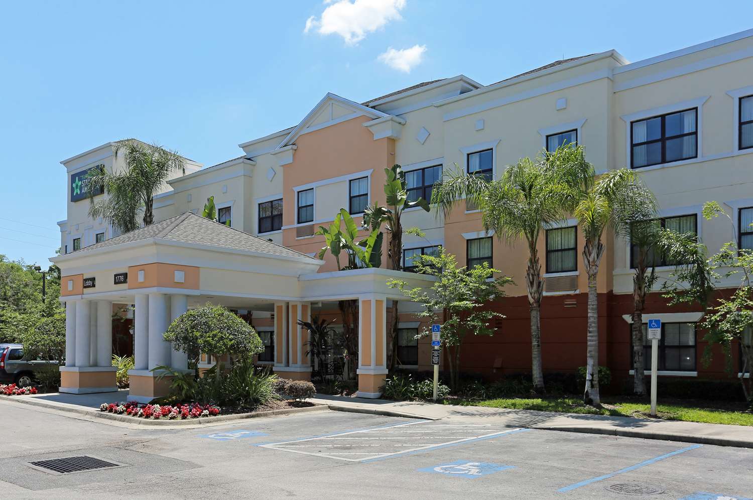 Pet Friendly Extended Stay America - Orlando - Maitland - 1776 Pembrook Dr. in Orlando, Florida