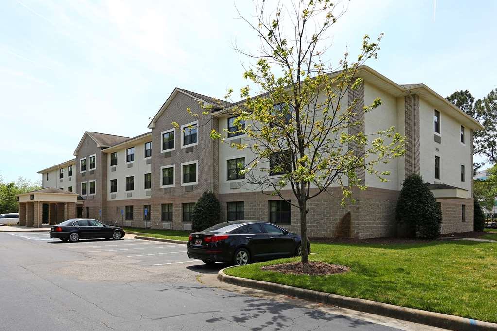 Pet Friendly Extended Stay America - Hampton - Coliseum in Hampton, Virginia