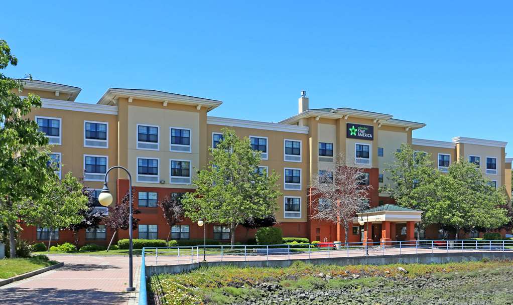 Pet Friendly Extended Stay America - Oakland - Alameda in Alameda, California
