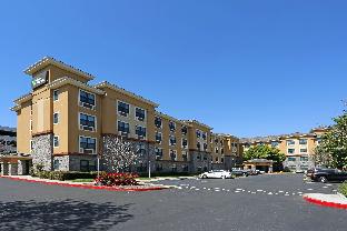 Pet Friendly Extended Stay America Orange County - John Wayne Airport in Newport Beach, California