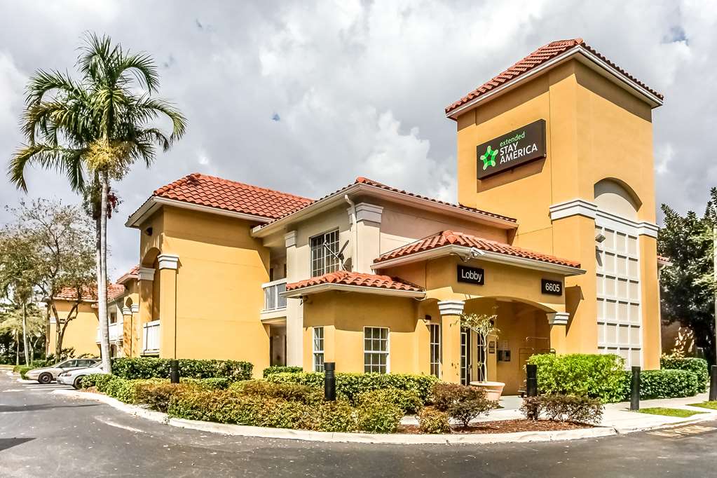 Pet Friendly Extended Stay America - Miami - Airport - Blue Lagoon in Miami, Florida