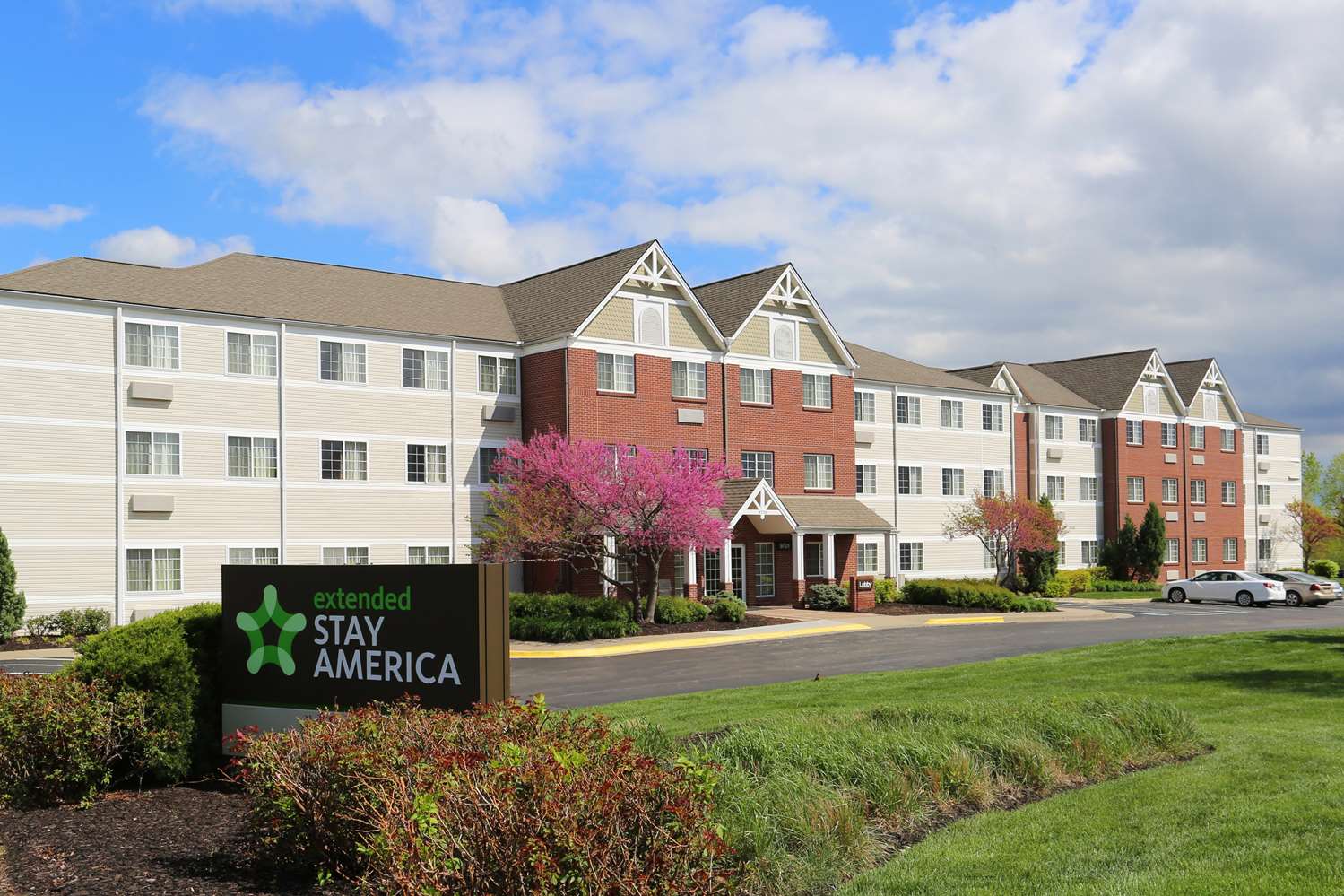 Pet Friendly Extended Stay America - Kansas City - Airport - Tiffany Springs in Kansas City, Missouri