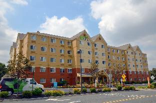 Pet Friendly Extended Stay America - Secaucus - New York City Area in Secaucus, New Jersey