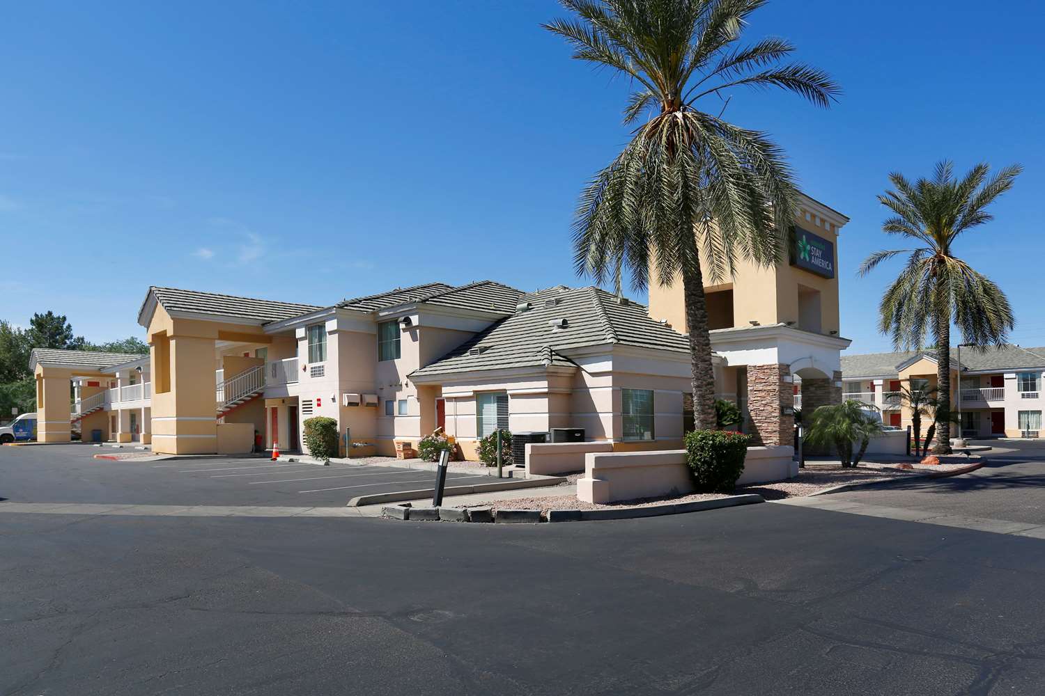 Pet Friendly Extended Stay America - Phoenix - Airport - E. Oak St. in Phoenix, Arizona