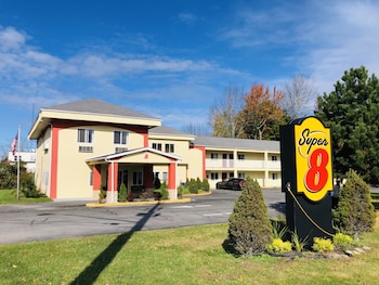 Pet Friendly Extended Stay America - Orlando - Maitland - Summit Tower Blvd in Orlando, Florida