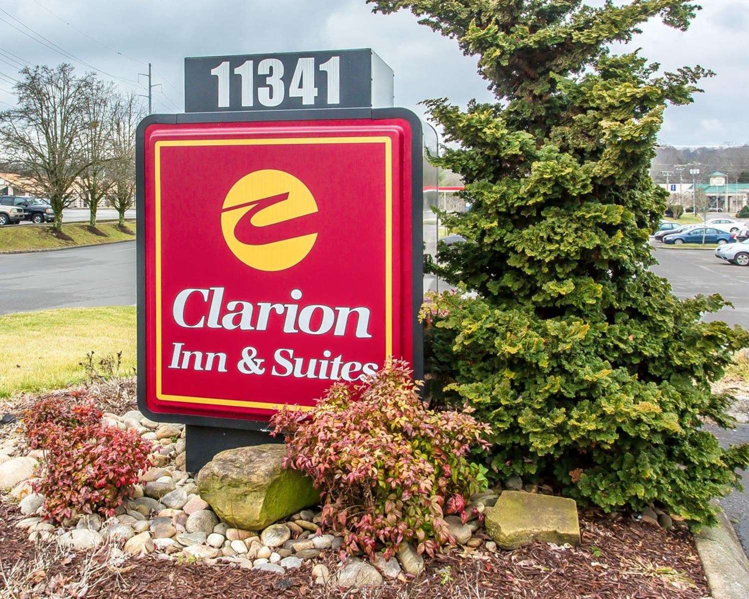 Pet Friendly Clarion Inn & Suites West Knoxville in Knoxville, Tennessee