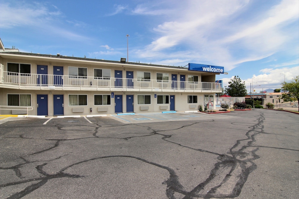 Pet Friendly Motel 6 Albuquerque Midtown in Albuquerque, New Mexico