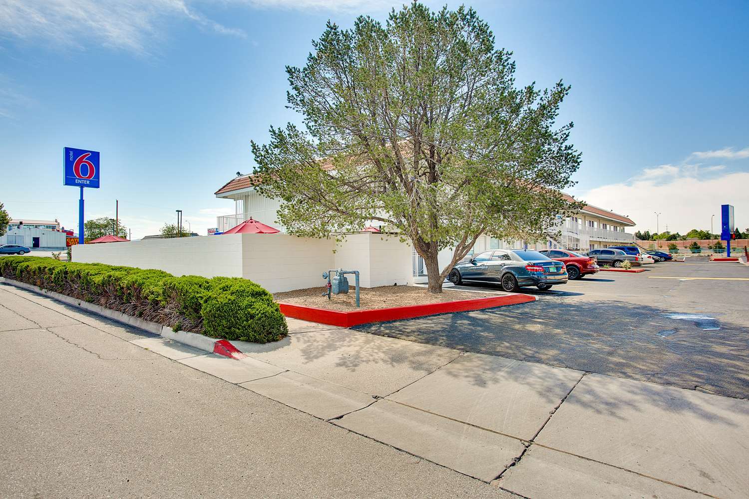 Pet Friendly Motel 6 Albuquerque - Carlisle in Albuquerque, New Mexico