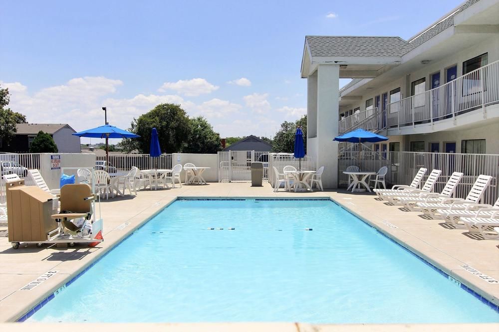 Pet Friendly Motel 6 Austin Central - North in Austin, Texas