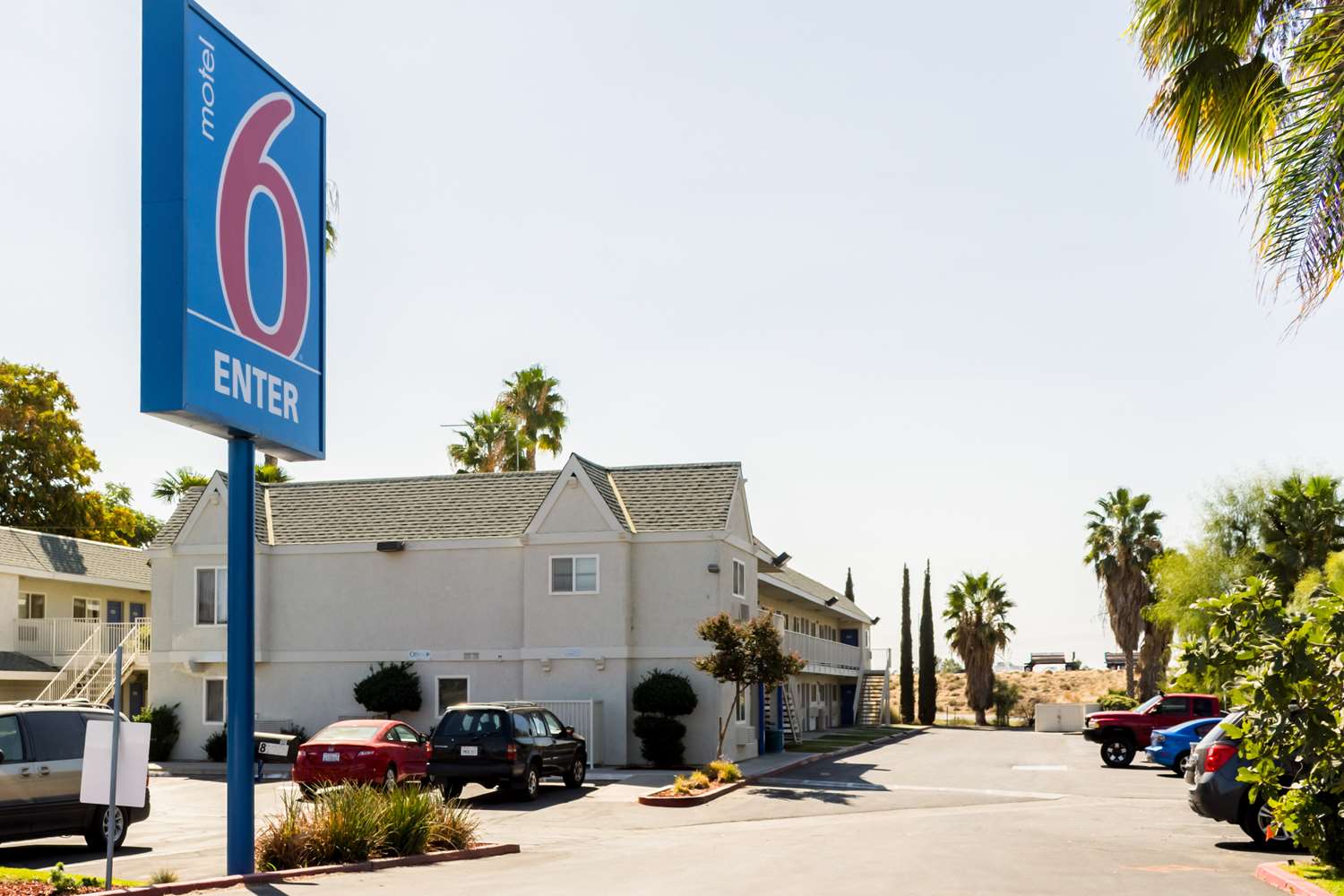Pet Friendly Motel 6 Bakersfield East in Bakersfield, California