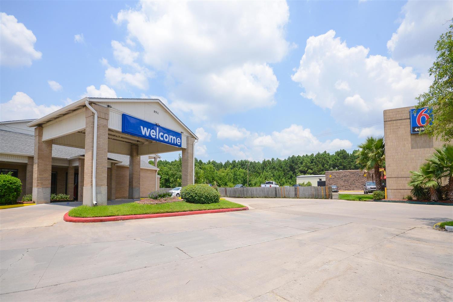 Pet Friendly Motel 6 Houston - Baytown East in Baytown, Texas