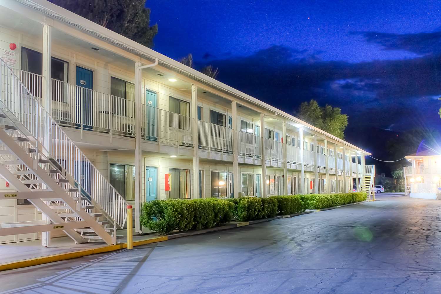 Pet Friendly Motel 6 Bishop in Bishop, California