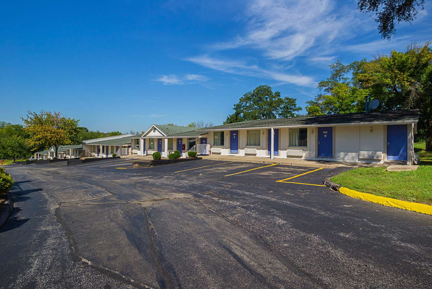 Pet Friendly Motel 6 Bloomington In in Bloomington, Indiana