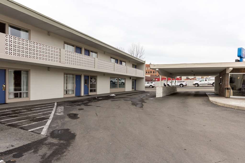 Pet Friendly Motel 6 Butte - Historic City Center in Butte, Montana