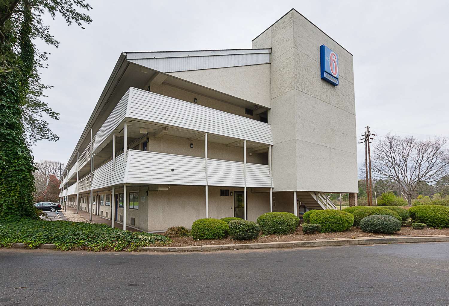 Pet Friendly Motel 6 Charlotte Coliseum in Charlotte, North Carolina