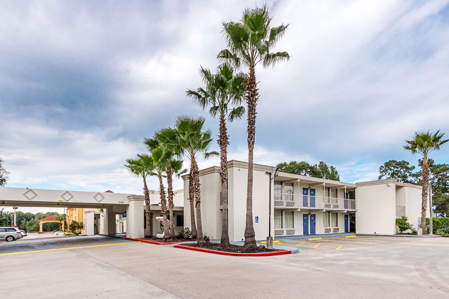 Pet Friendly Motel 6 Cleveland Tx in Cleveland, Texas