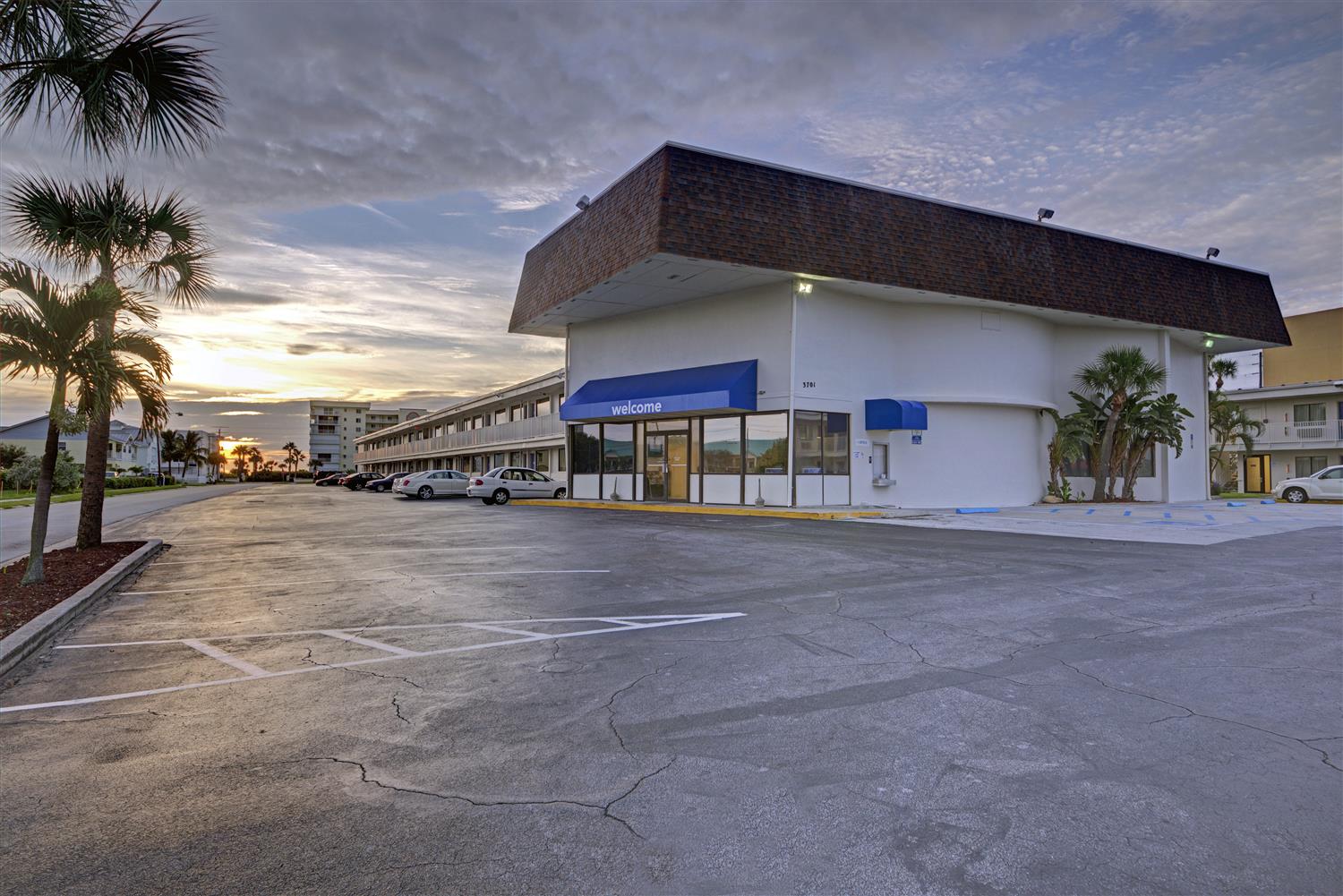 Pet Friendly Motel 6 Cocoa Beach in Cocoa Beach, Florida