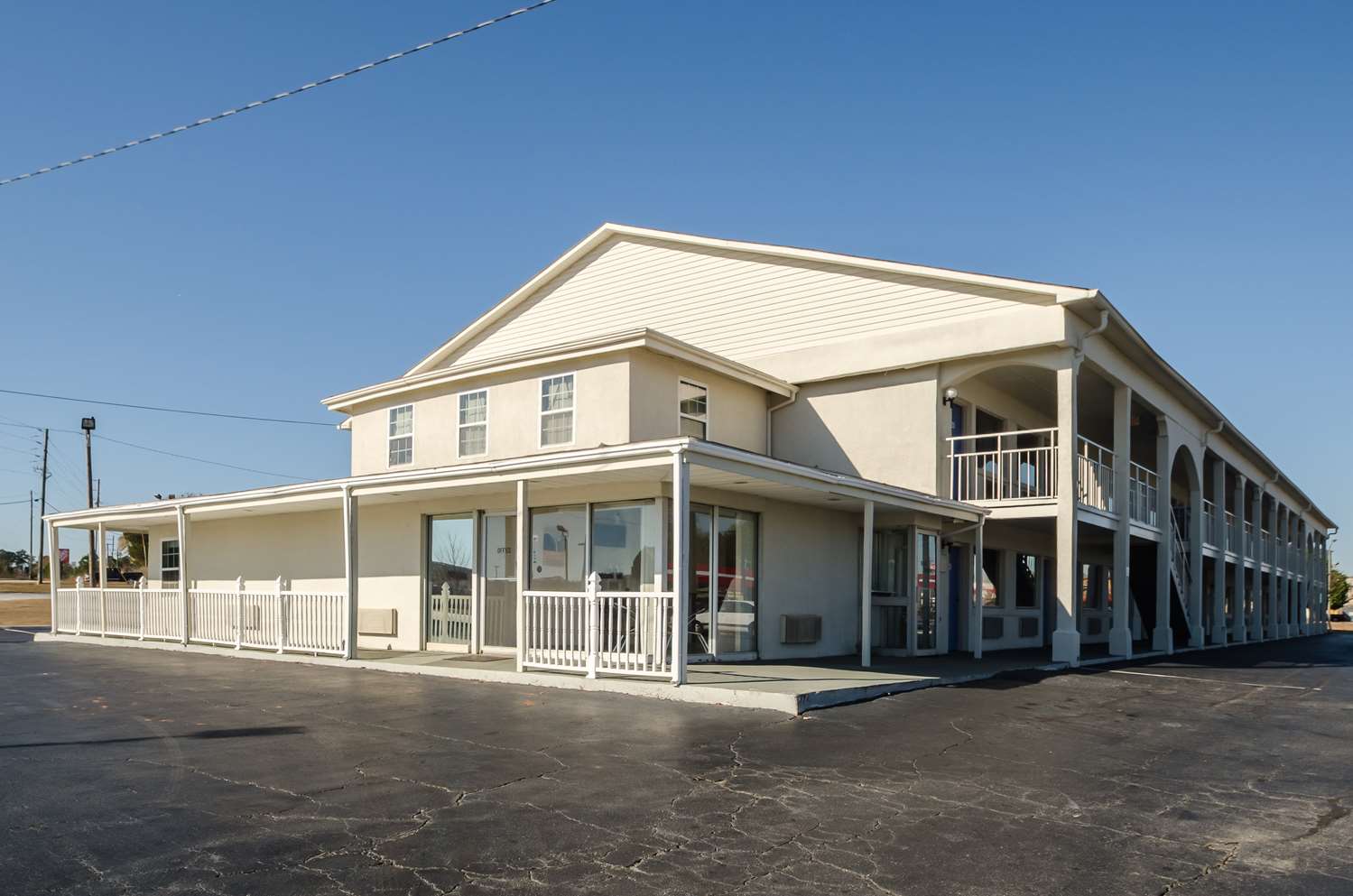 Pet Friendly Motel 6 Commerce Ga in Commerce, Georgia