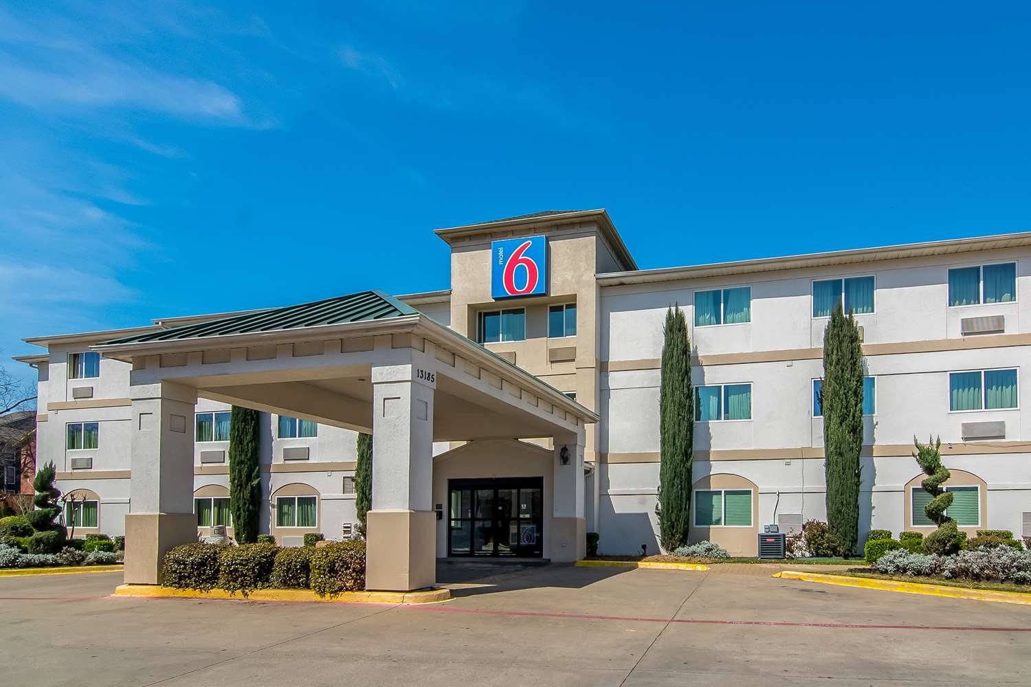 Pet Friendly Motel 6 Dallas - North - Richardson in Dallas, Texas