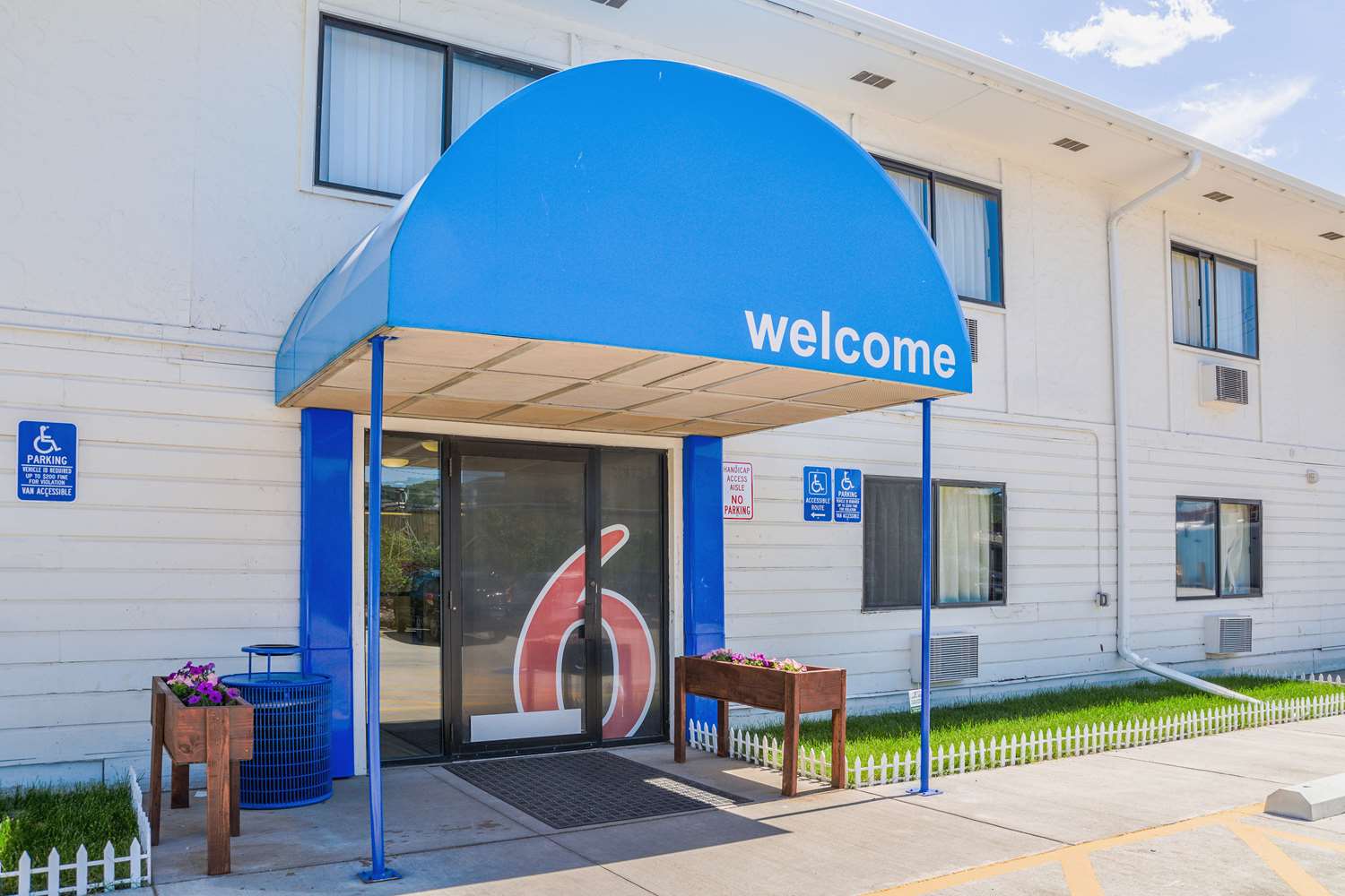 Pet Friendly Motel 6 Duluth Mn in Duluth, Minnesota