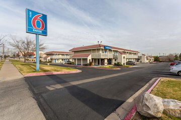 Pet Friendly Motel 6 El Paso East in El Paso, Texas