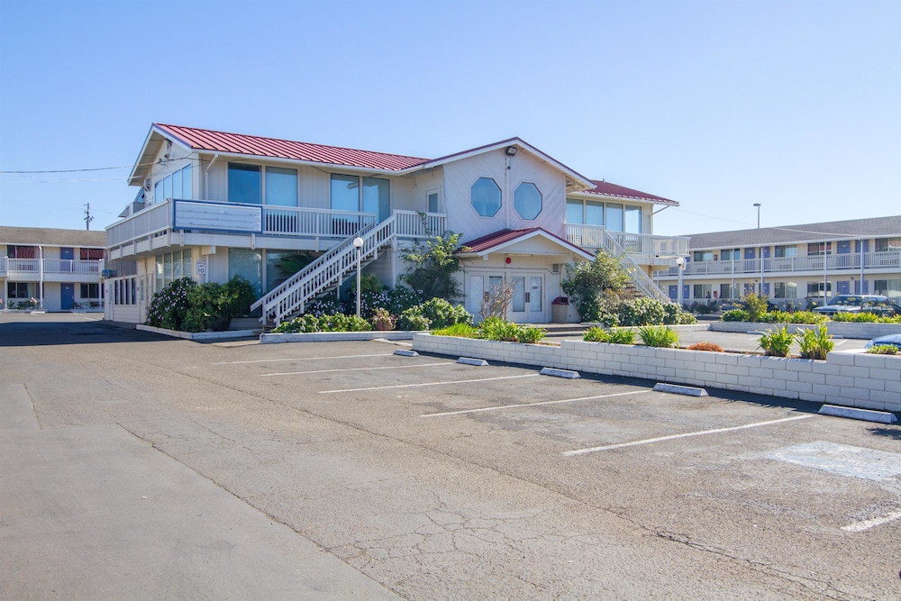 Pet Friendly Motel 6 Fort Bragg Ca in Fort Bragg, California