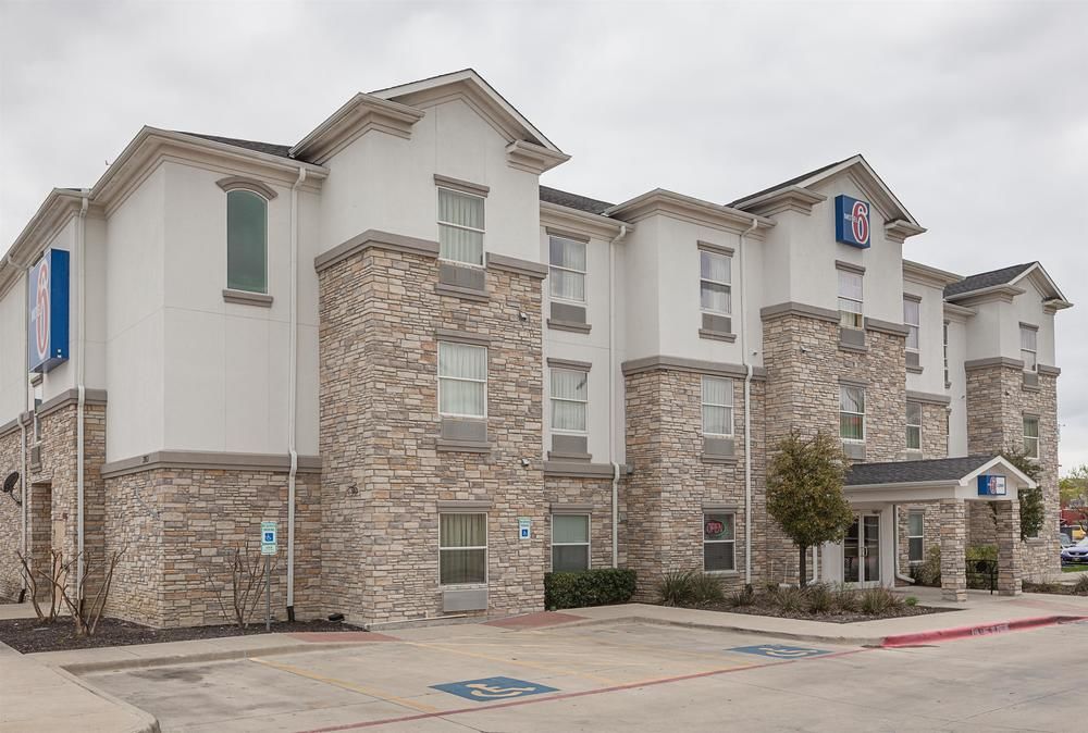 Pet Friendly Motel 6 Fort Worth Tx in Fort Worth, Texas