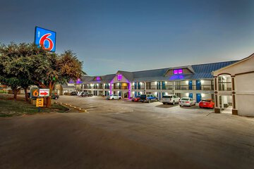 Pet Friendly Motel 6 Fort Worth - White Settlement in Fort Worth, Texas