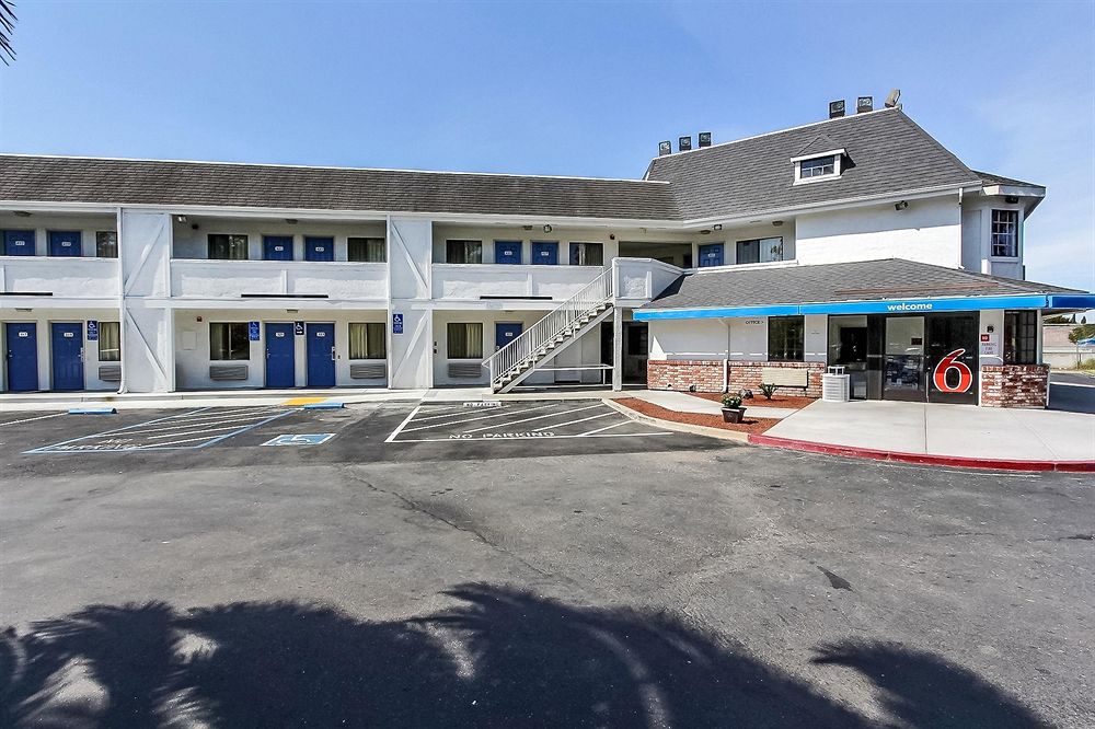 Pet Friendly Motel 6 Fremont North in Fremont, California