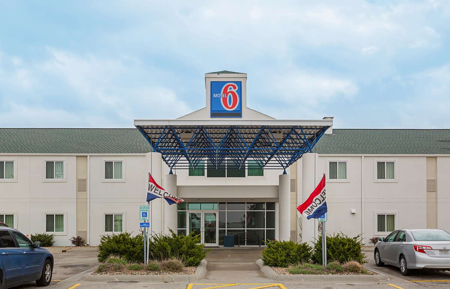 Pet Friendly Motel 6 Grand Island in Grand Island, Nebraska