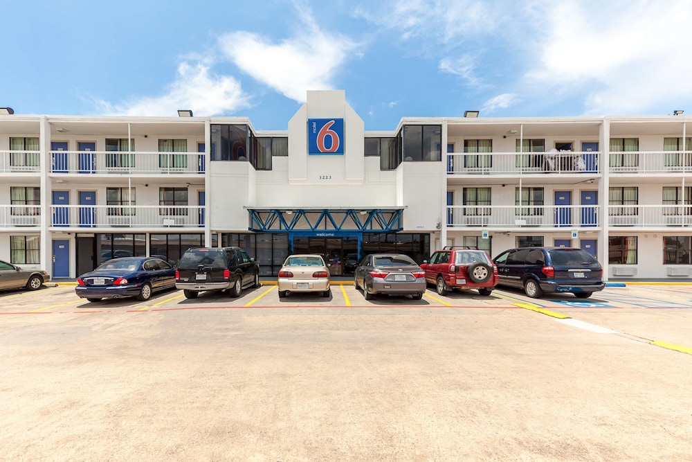 Pet Friendly Motel 6 Houston - Nrg Stadium in Houston, Texas