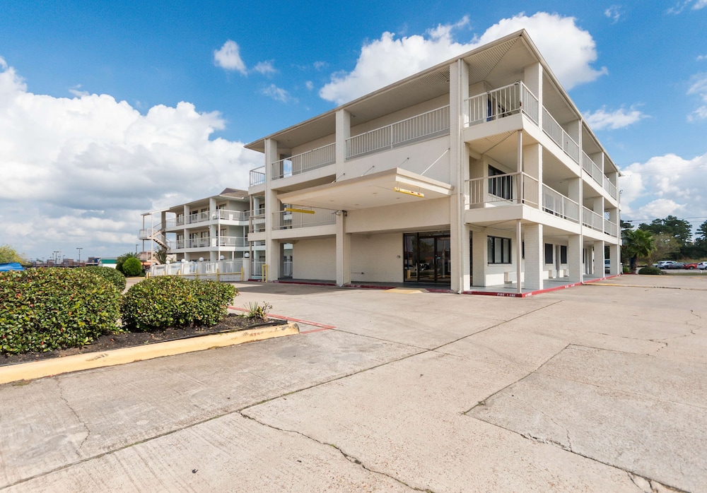 Pet Friendly Motel 6 Humble Tx in Humble, Texas