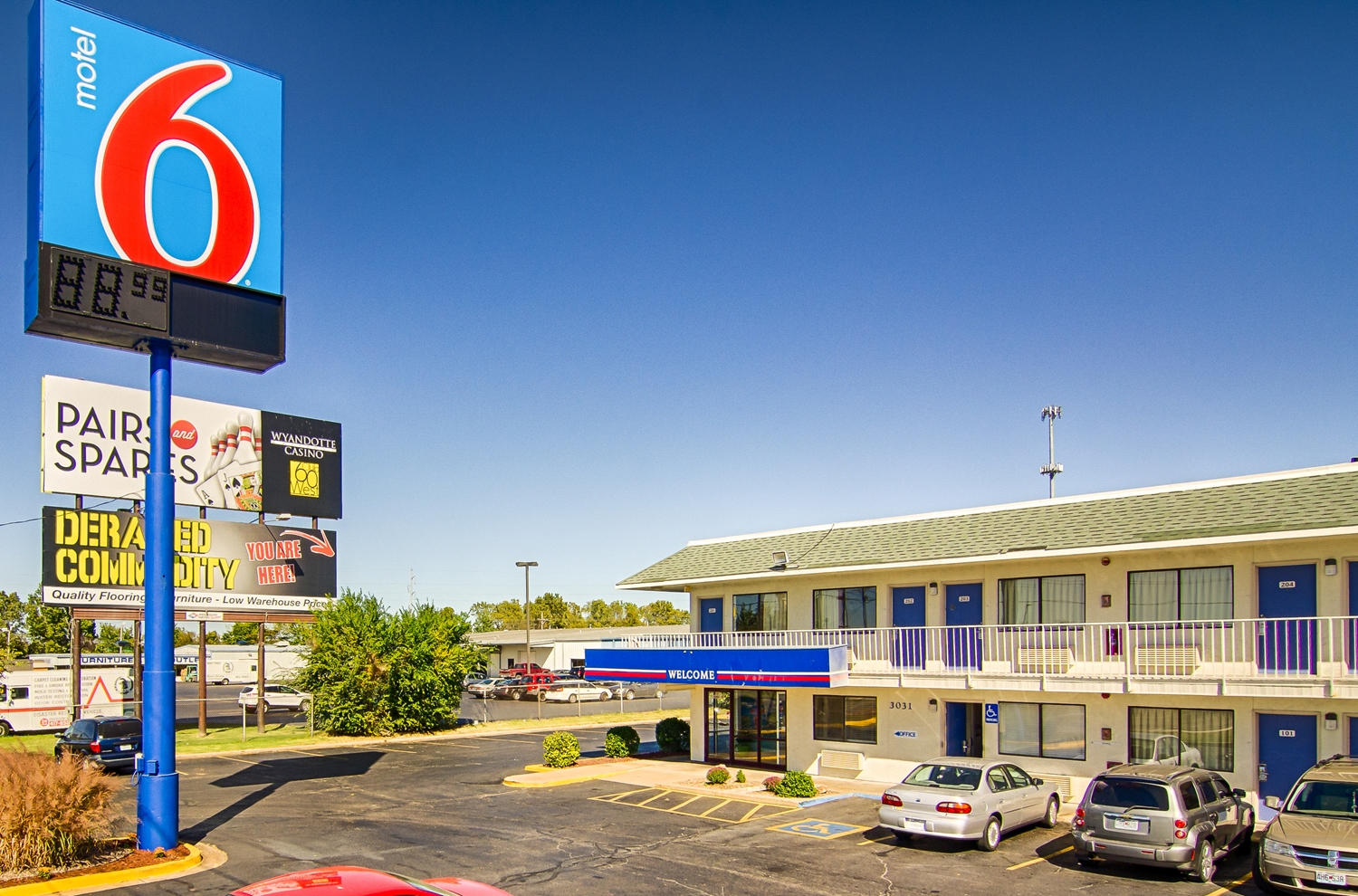 Pet Friendly Motel 6 Joplin in Joplin, Missouri