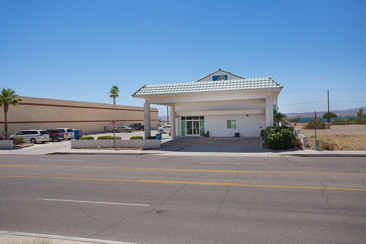 Pet Friendly Motel 6 Lake Havasu City - Lakeside in Lake Havasu City, Arizona