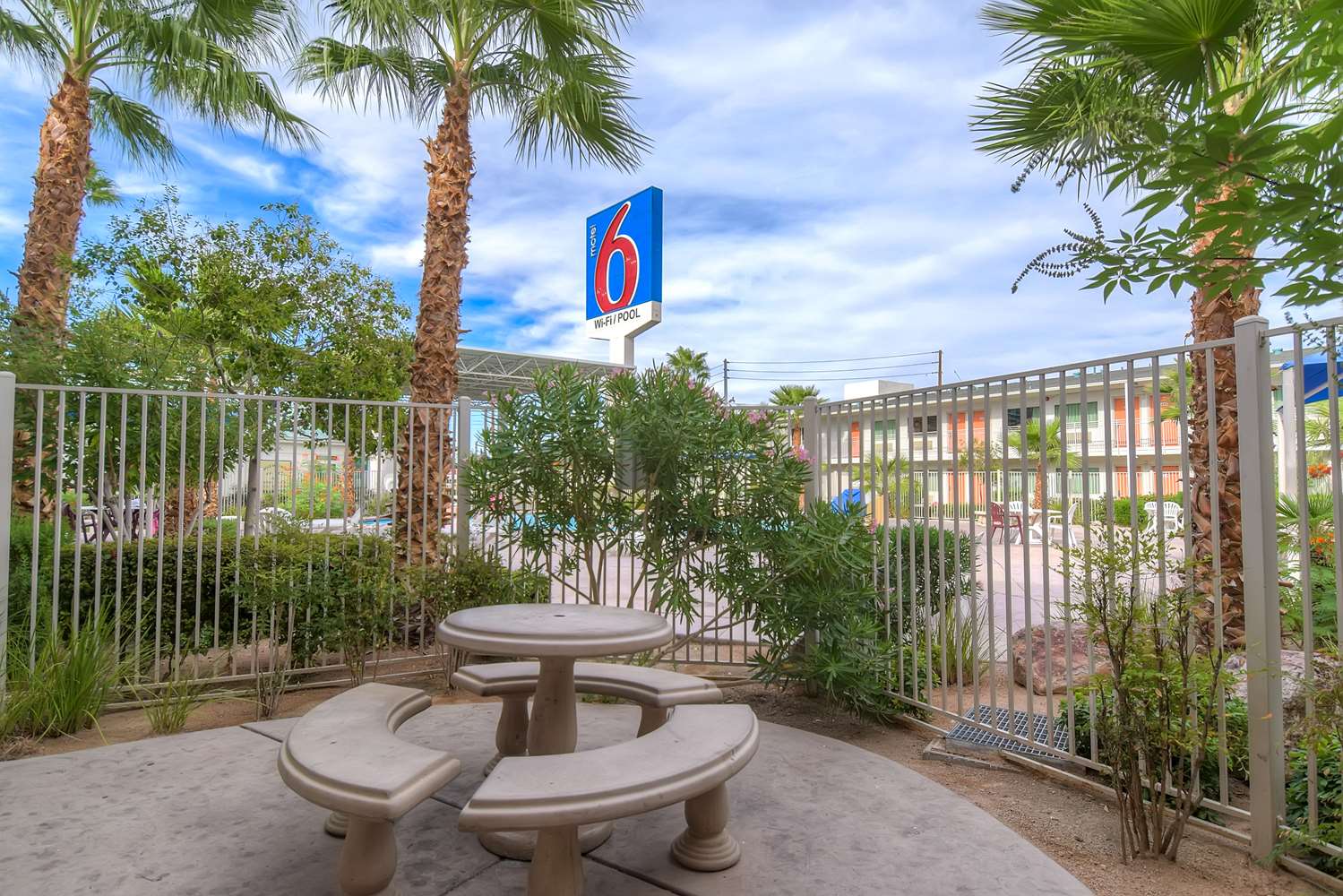 Pet Friendly Motel 6 Las Vegas - Tropicana in Las Vegas, Nevada