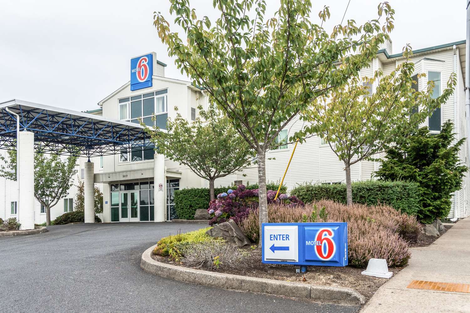 Pet Friendly Motel 6 Lincoln City in Lincoln City, Oregon