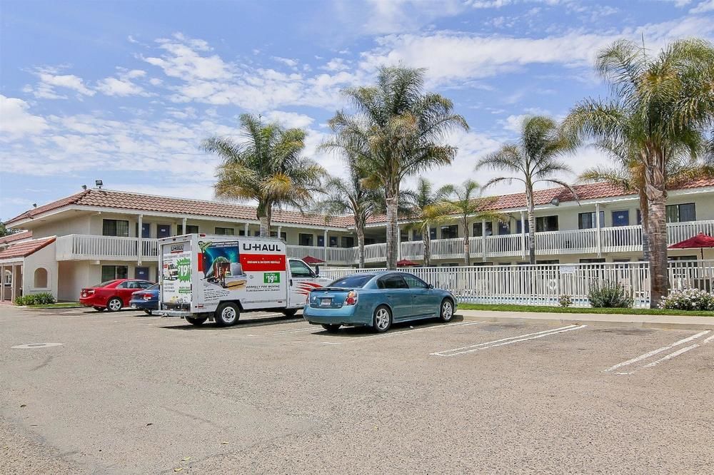 Pet Friendly Motel 6 Lompoc in Lompoc, California