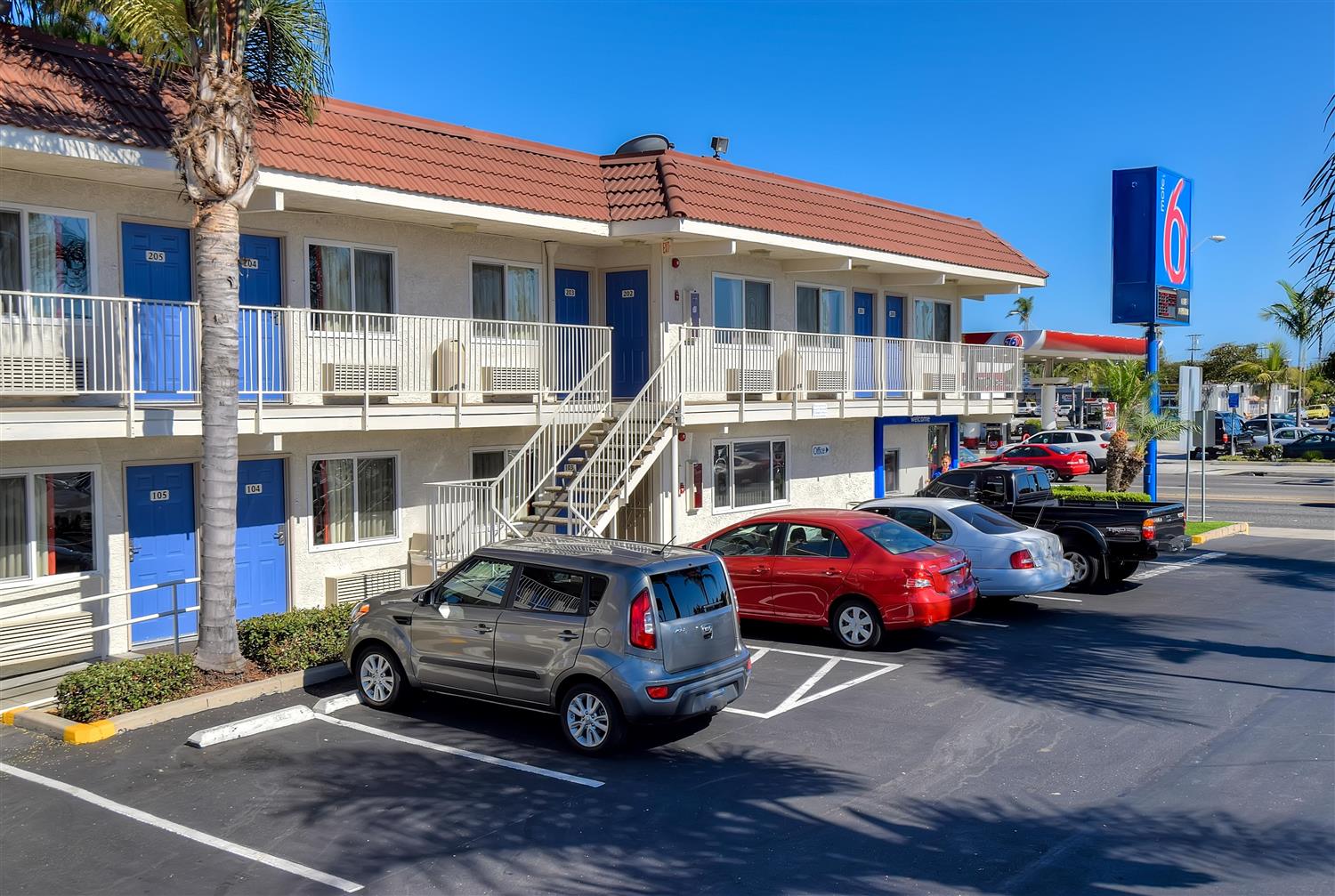 Pet Friendly Motel 6 Los Angeles - Long Beach in Long Beach, California