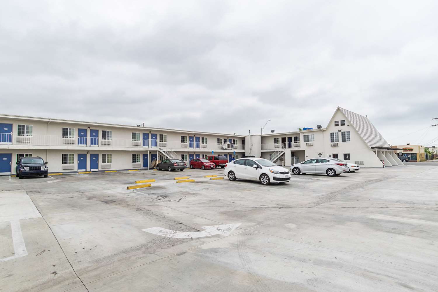 Pet Friendly Motel 6 Long Beach - International City in Long Beach, California