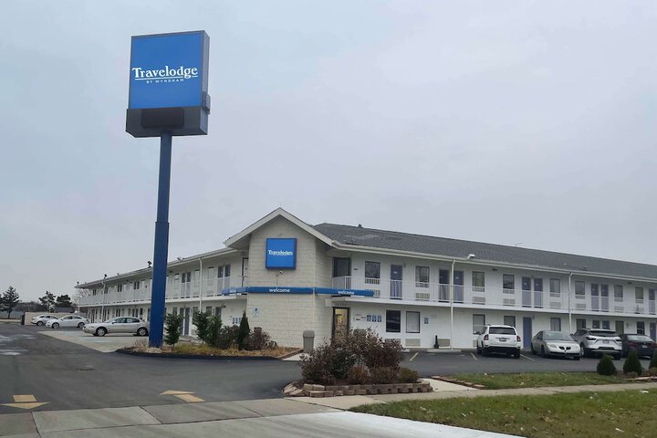 Pet Friendly Motel 6 Detroit Northeast - Madison Heights in Madison Heights, Michigan