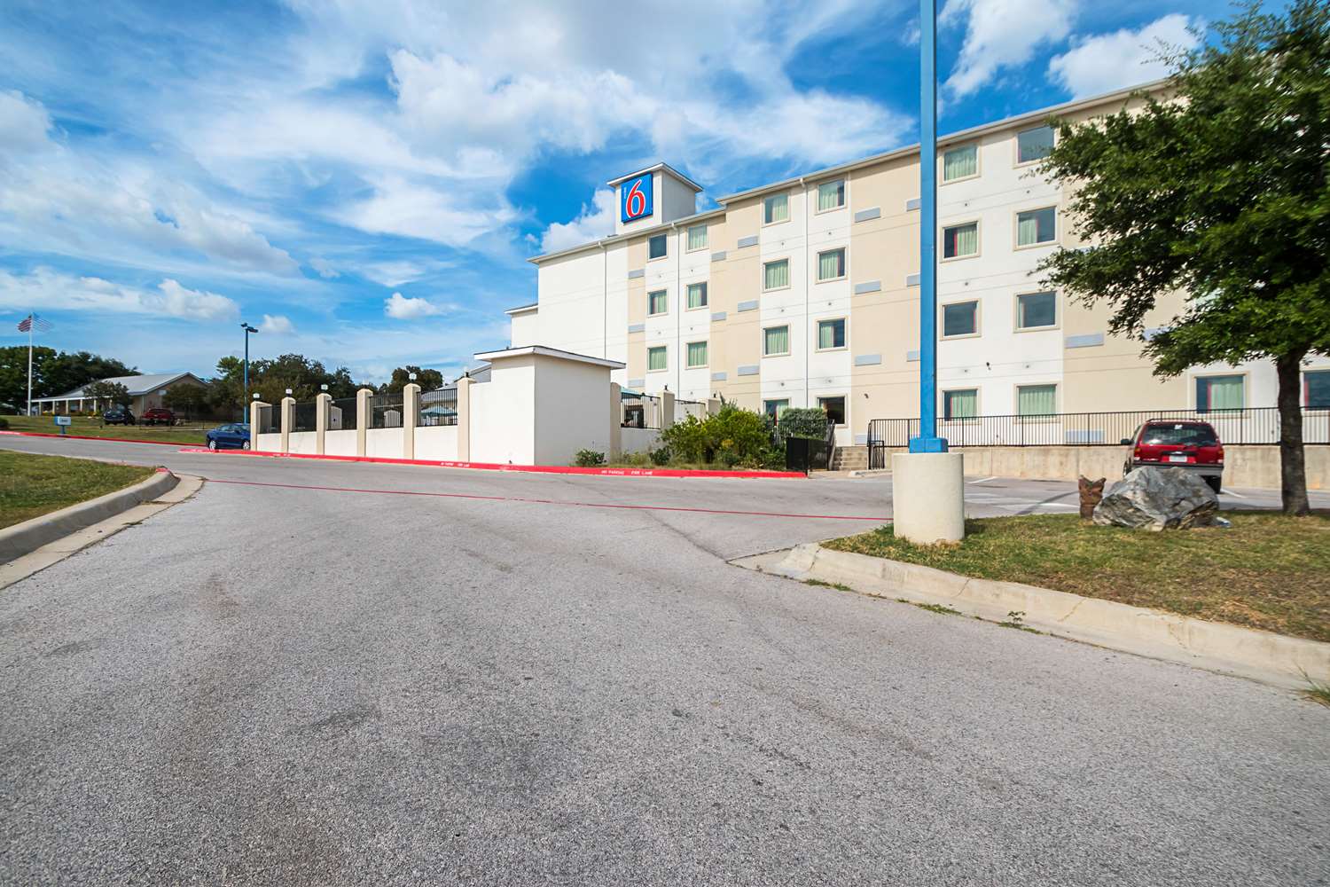 Pet Friendly Motel 6 Marble Falls in Marble Falls, Texas