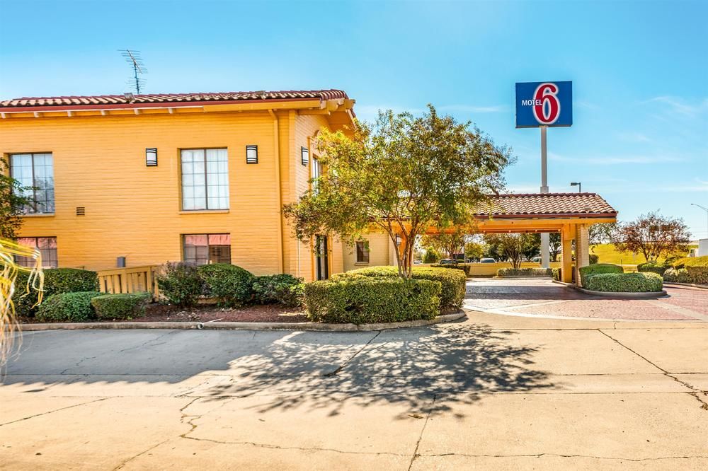 Pet Friendly Motel 6 Monroe La in Monroe, Louisiana