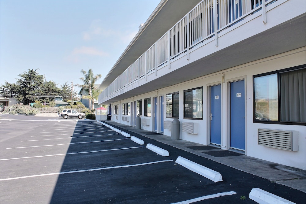 Pet Friendly Motel 6 Morro Bay in Morro Bay, California