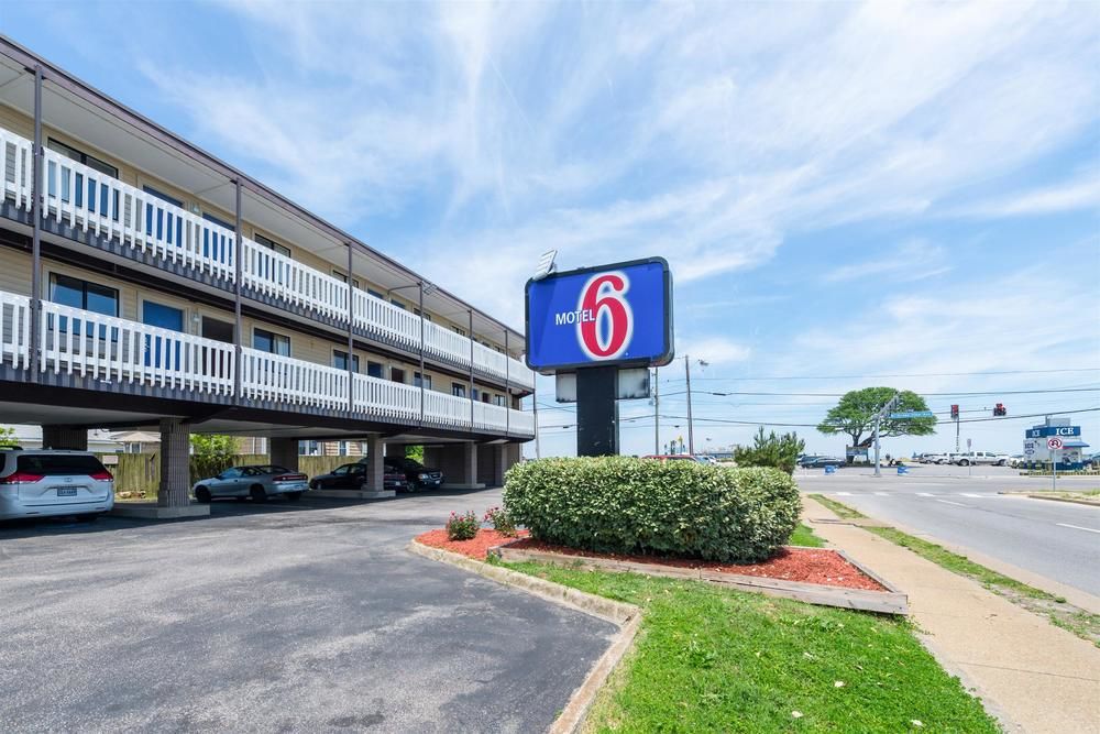 Pet Friendly Motel 6 Norfolk - Oceanview in Norfolk, Virginia