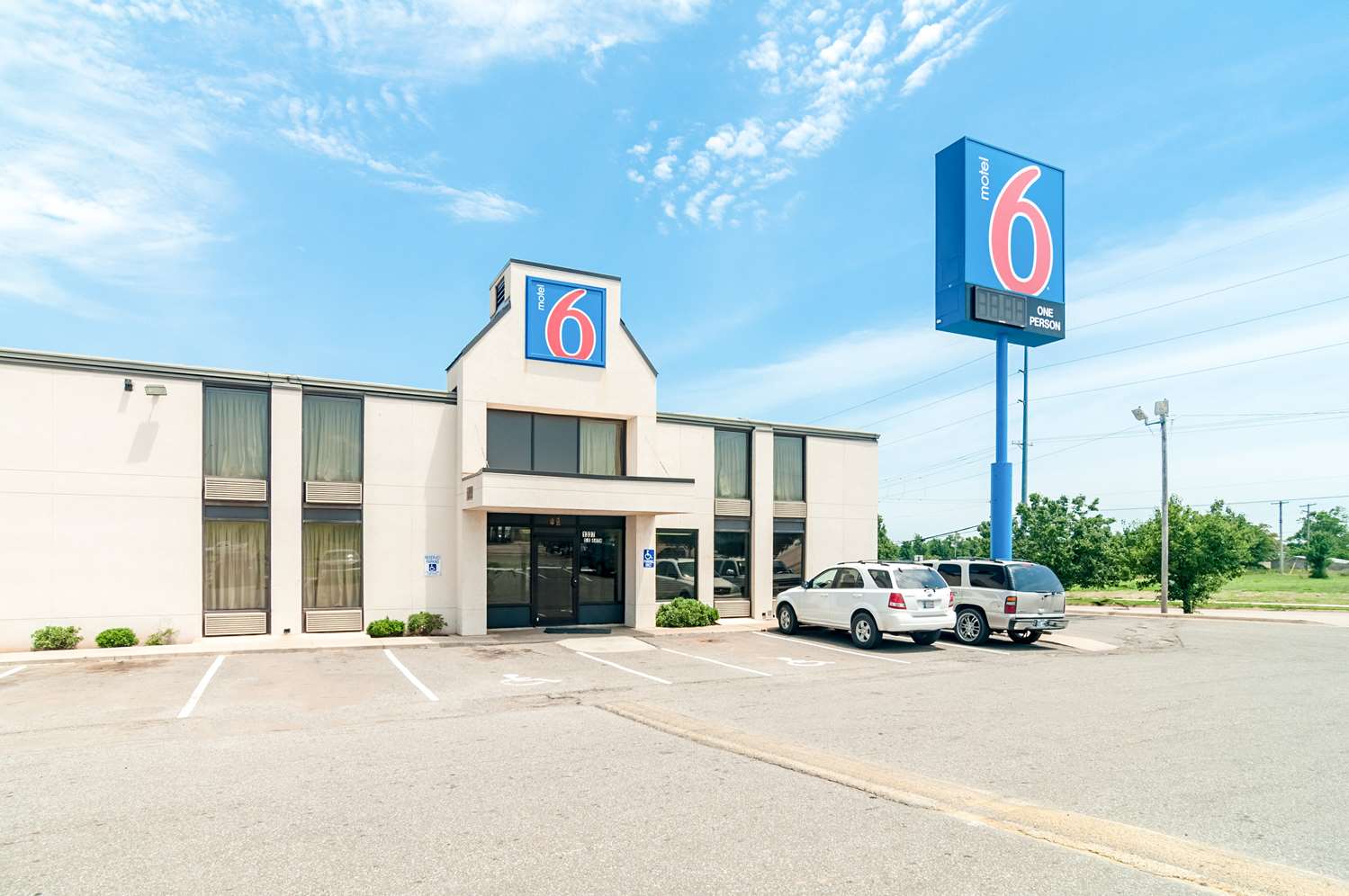 Pet Friendly Motel 6 Oklahoma City Ok South in Oklahoma City, Oklahoma