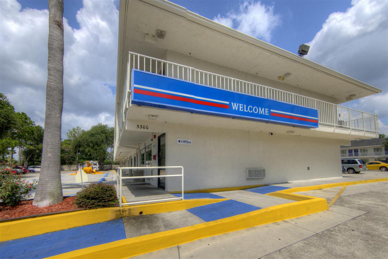 Pet Friendly Motel 6 Orlando - Winter Park in Orlando, Florida
